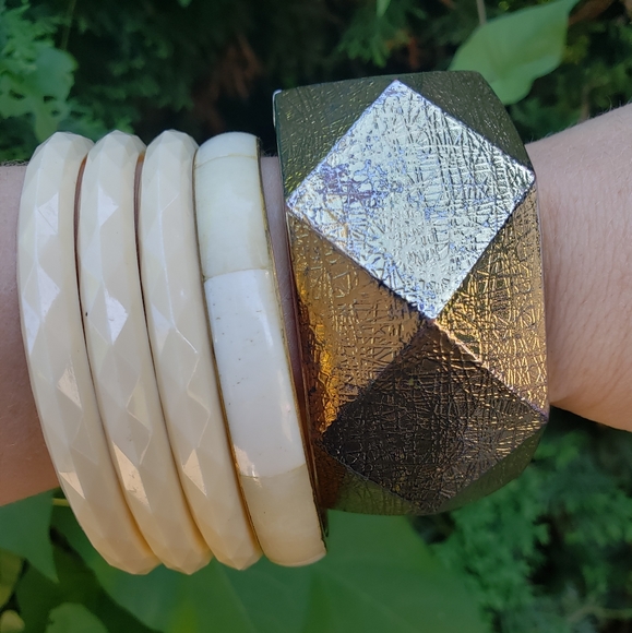 Vintage Lot of Five Cream and Gold Bangles - Picture 2 of 5